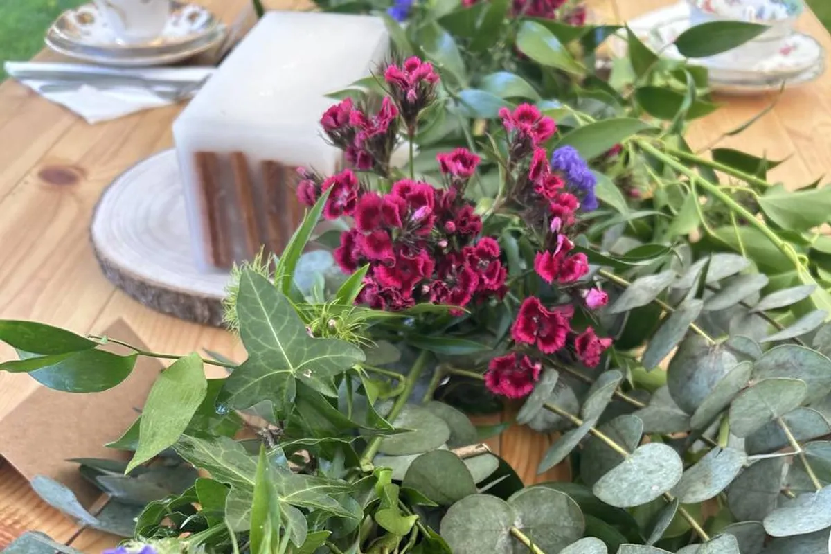 Ipplepetals photo 1