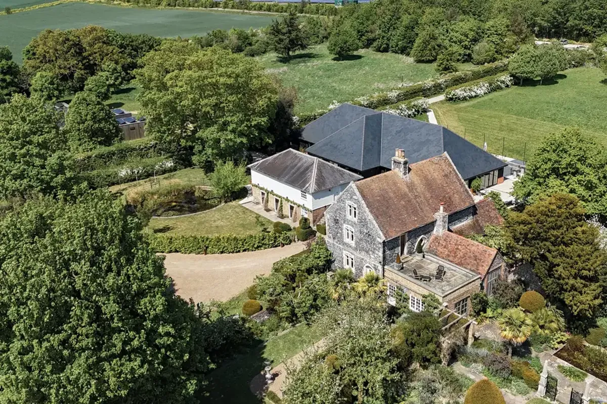 Chapel House Estate photo 3