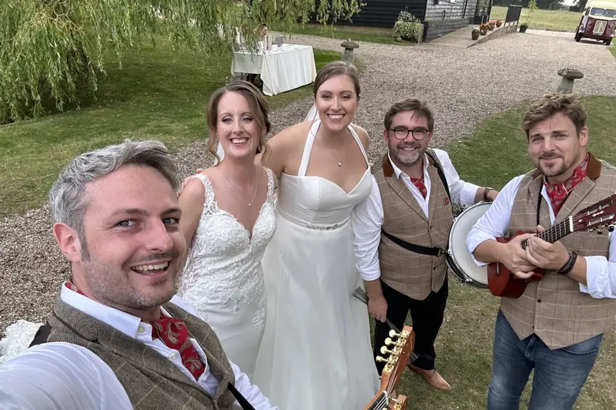 AristoUkes — djs in Buckinghamshire, UK