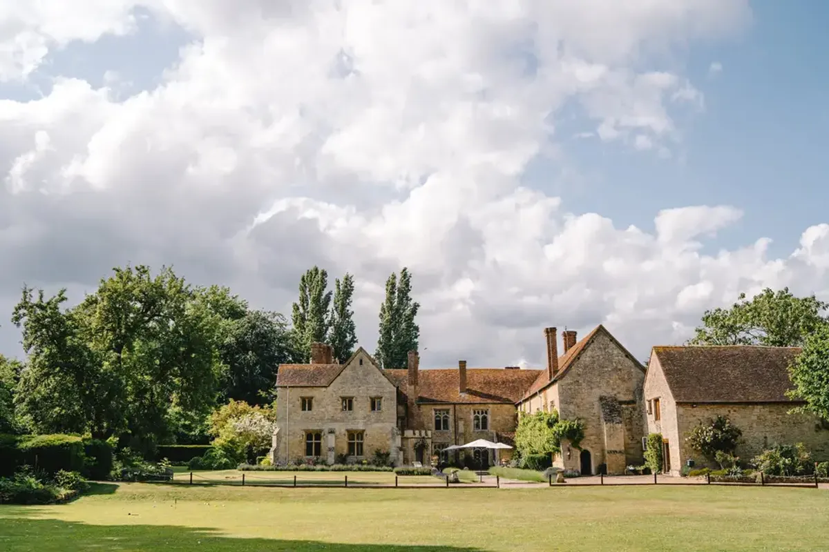 Notley Abbey, wedding venue in Buckinghamshire, UK