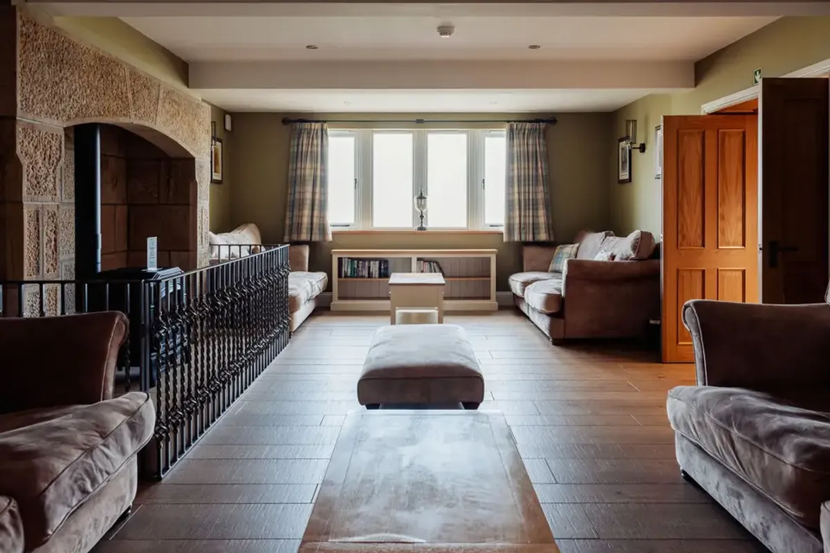 Spicer Manor photo 11