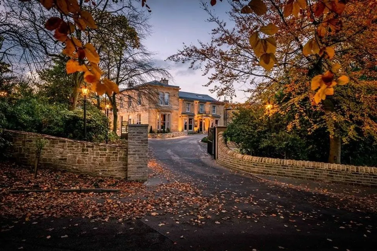 Manor House Lindley photo 3