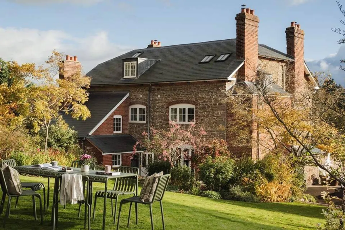 Shucknall Court photo 1