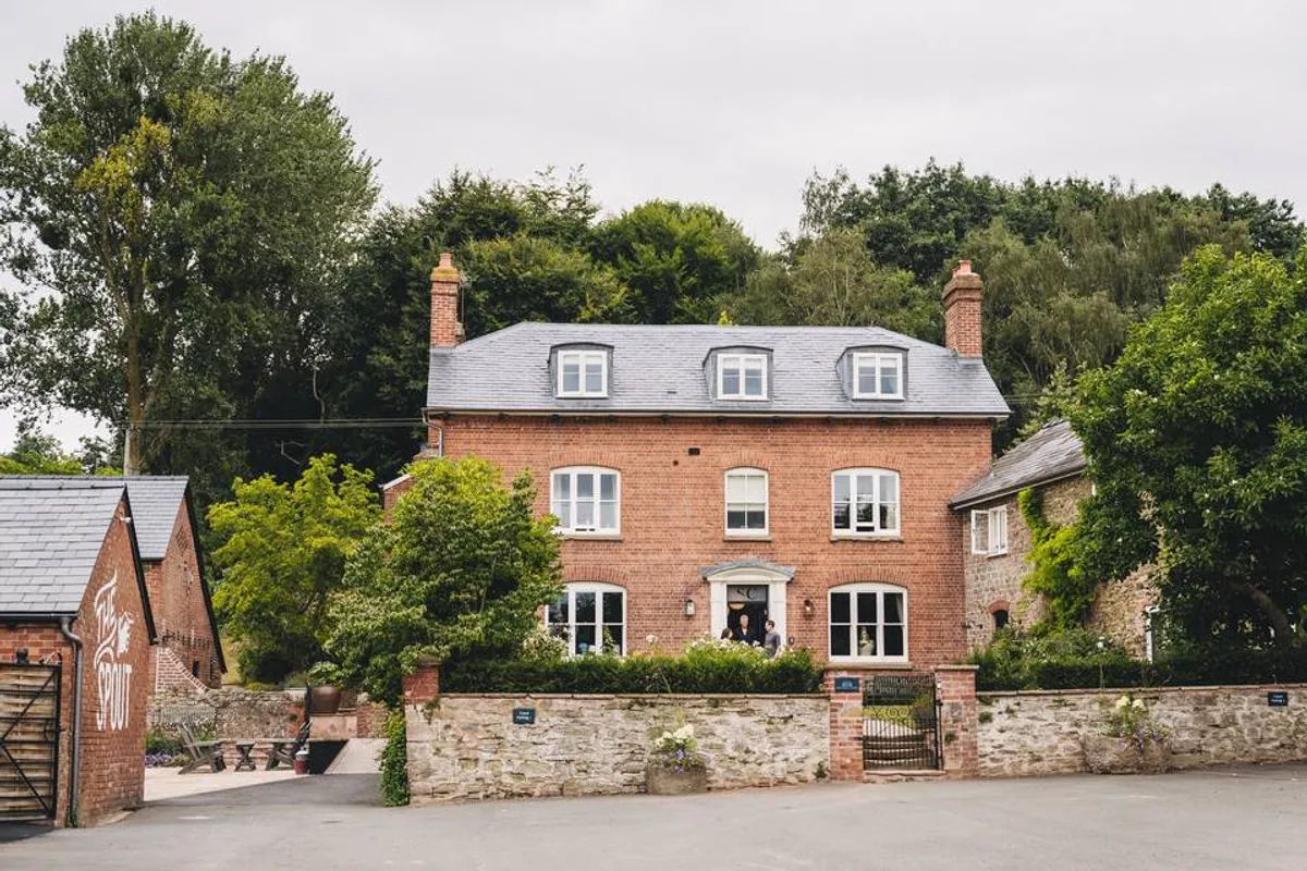 Shucknall Court photo 4