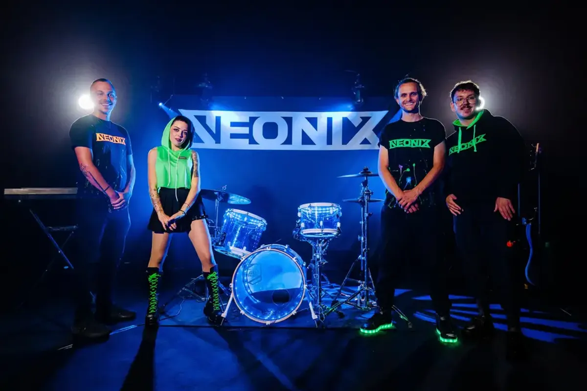 NEONIX photo 1