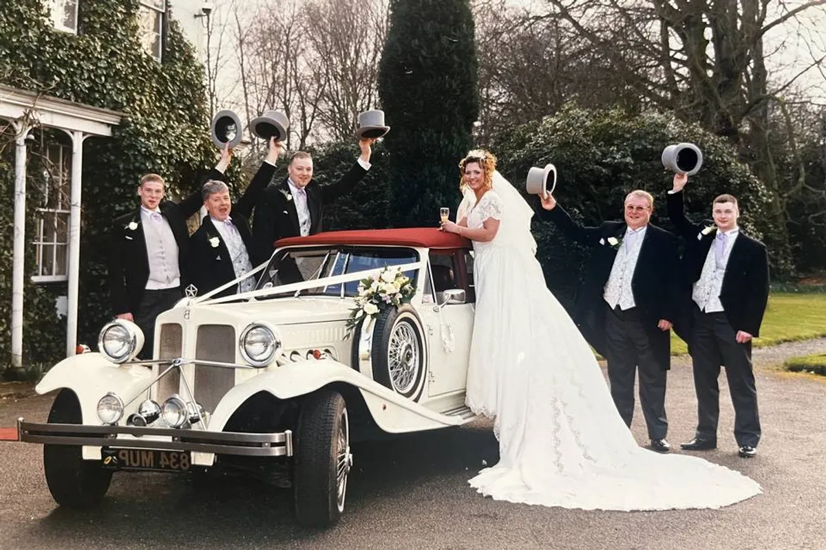 elegant classic car hire photo 1