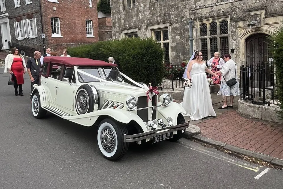 elegant classic car hire photo 4