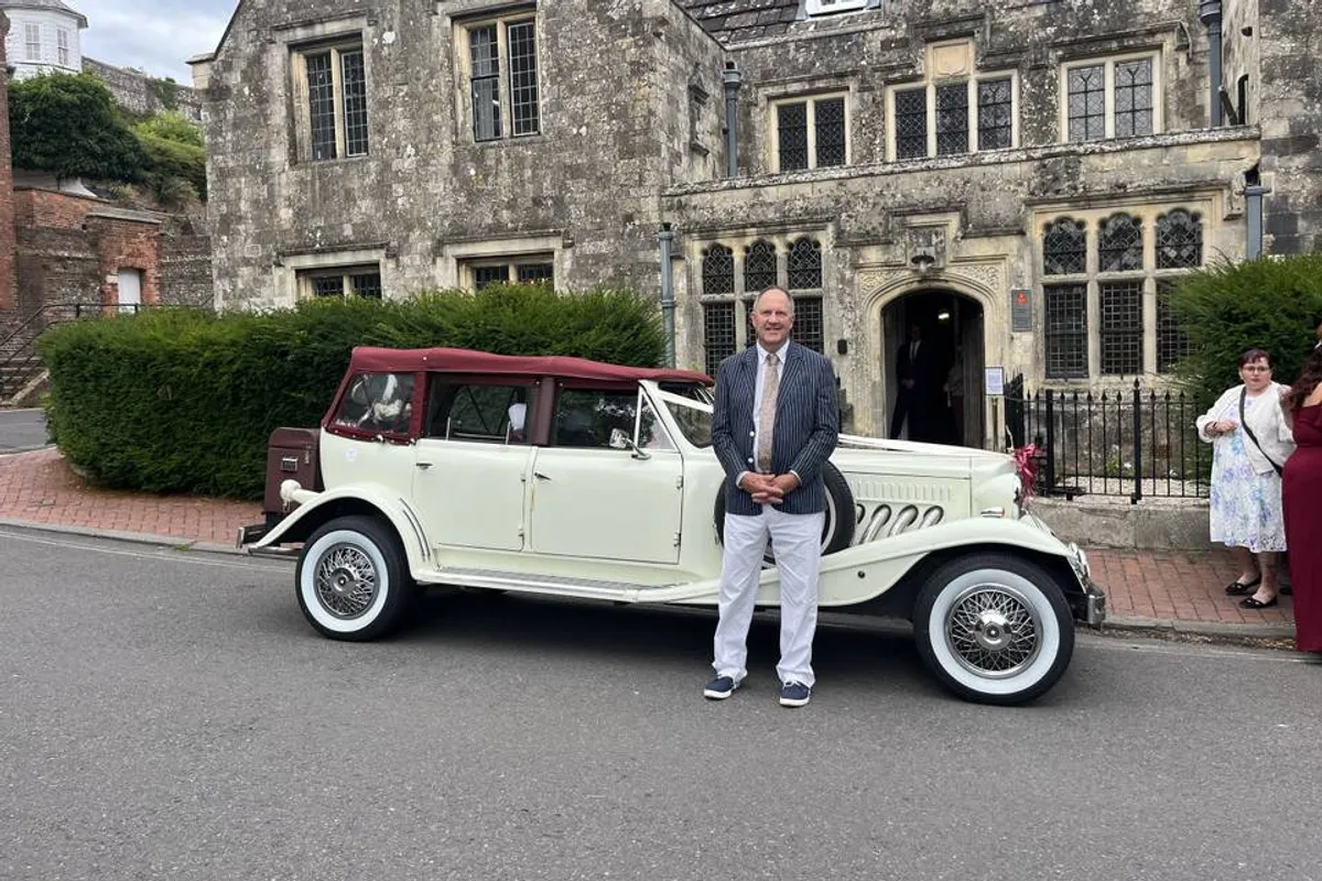 elegant classic car hire photo 2