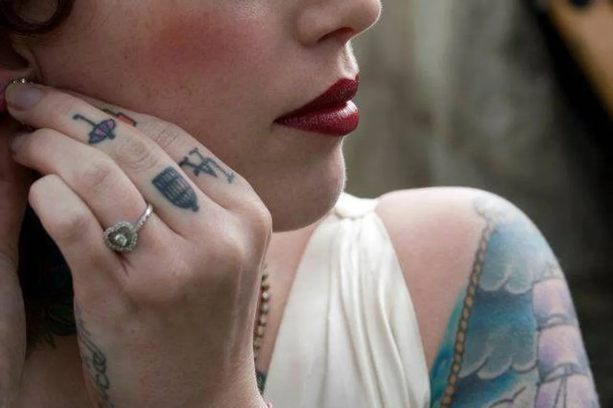 Lipstick and Curls photo 6