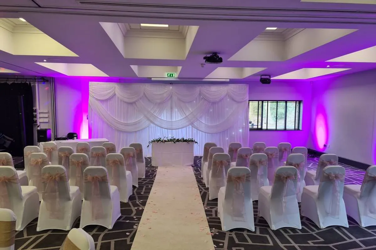 Village Hotel Leeds North photo 1