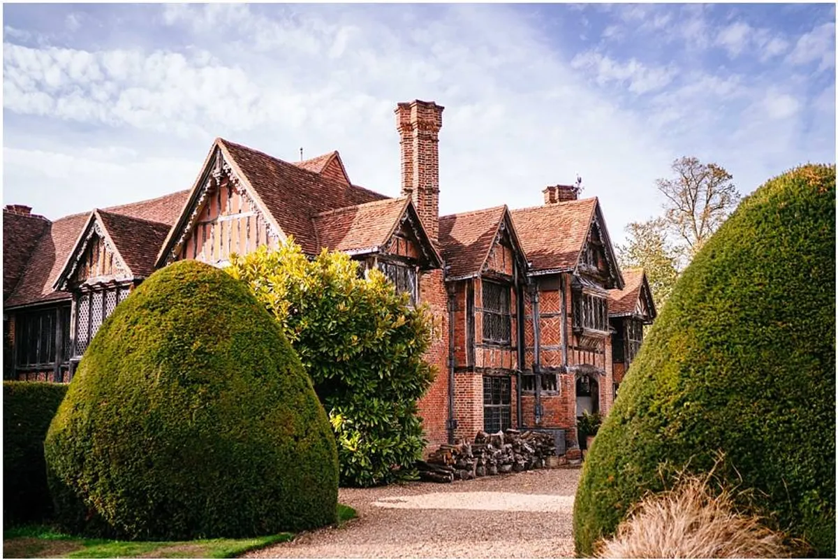 The Coach House Barn at Dorney Court photo 2