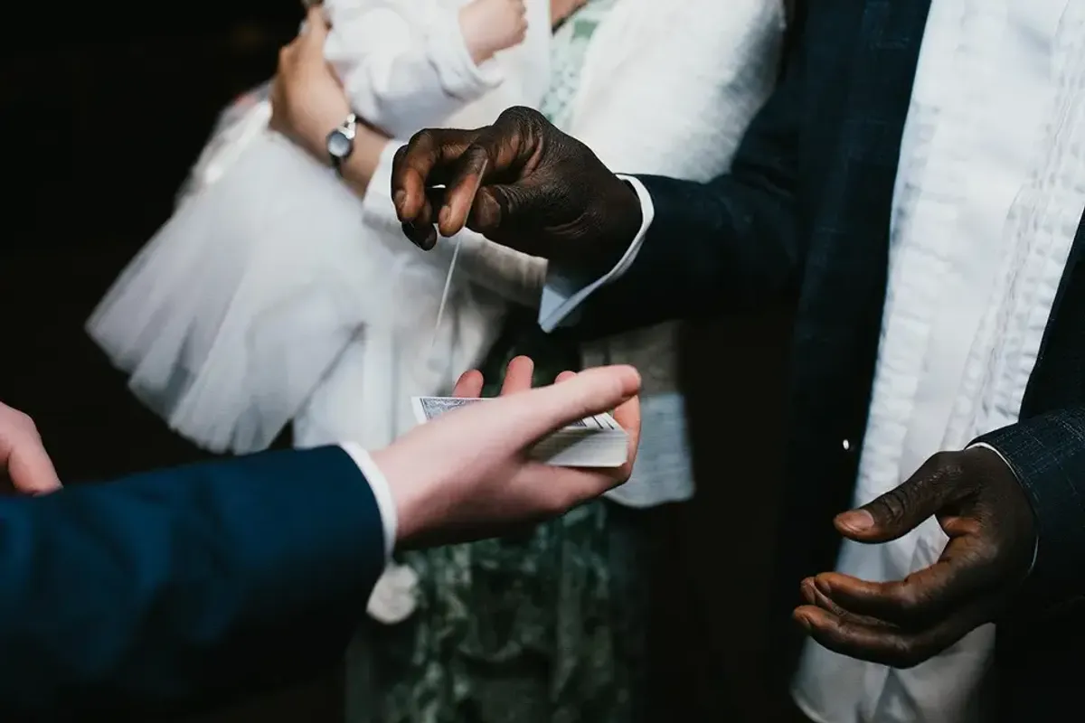 Lewis Pawley - Close Up Magician — entertainment & photobooths in South Yorkshire, UK