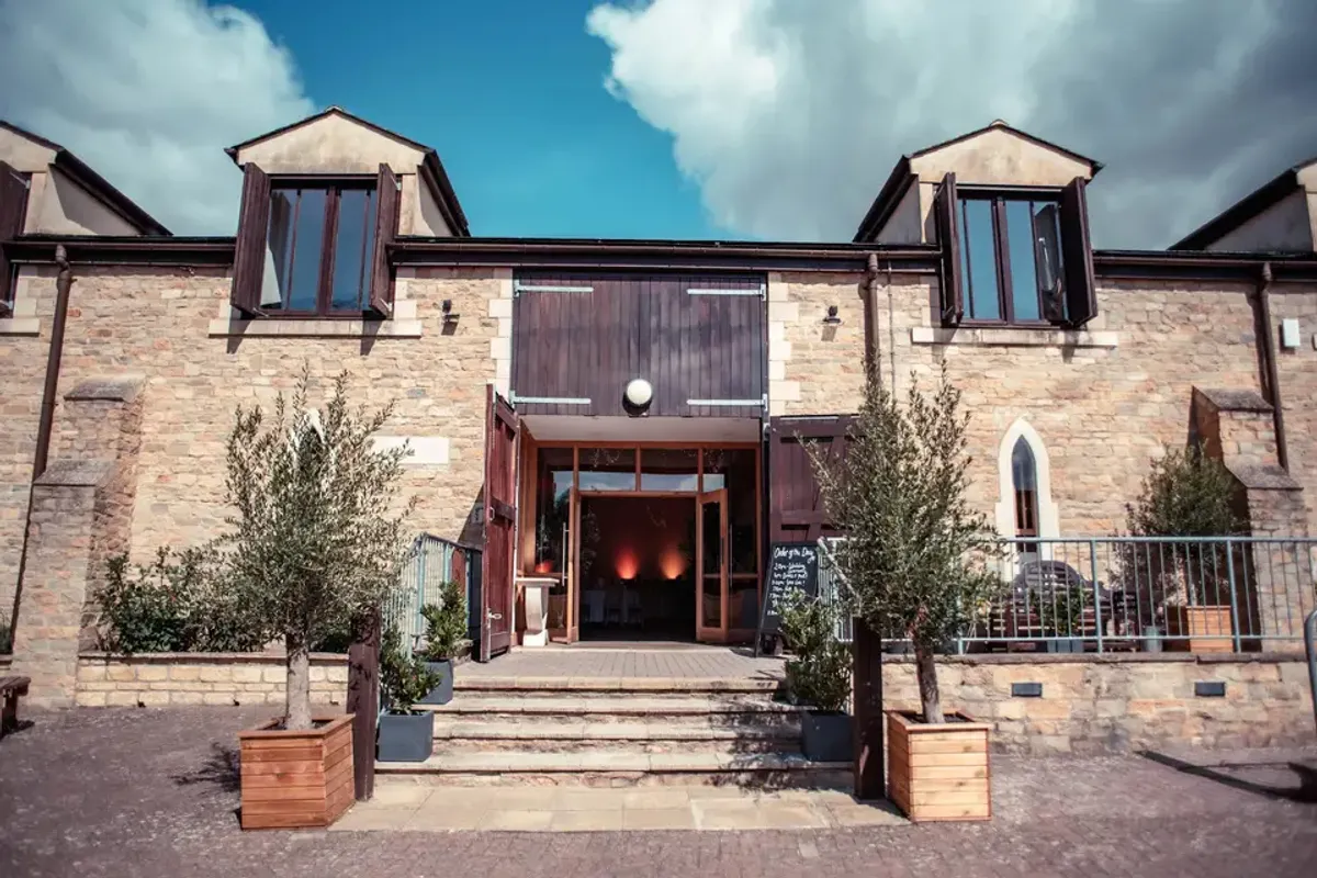 Worton Hall, wedding venue in Oxfordshire, UK