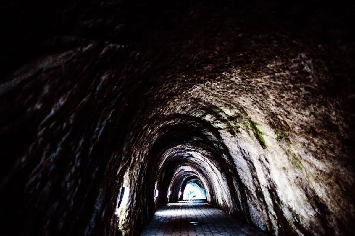 Tunnels Beaches photo 5