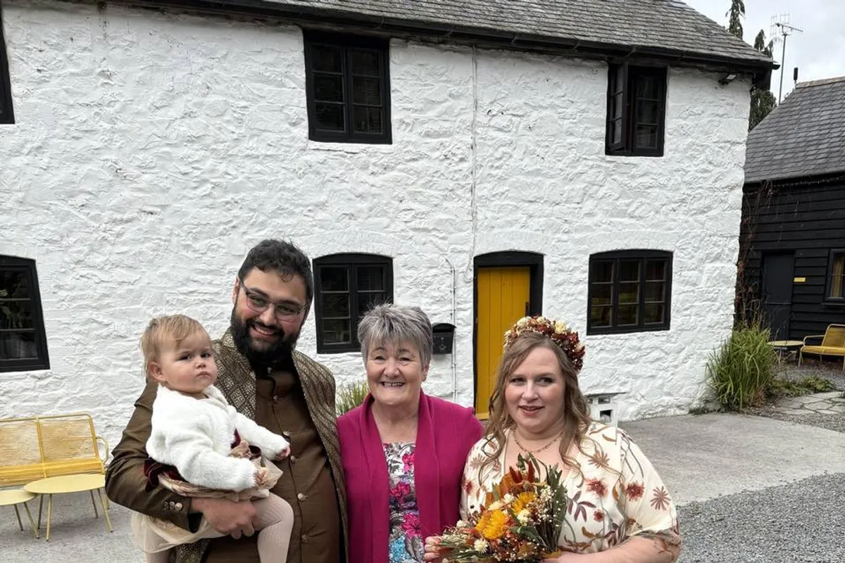Yvonne Independent Celebrant photo 5