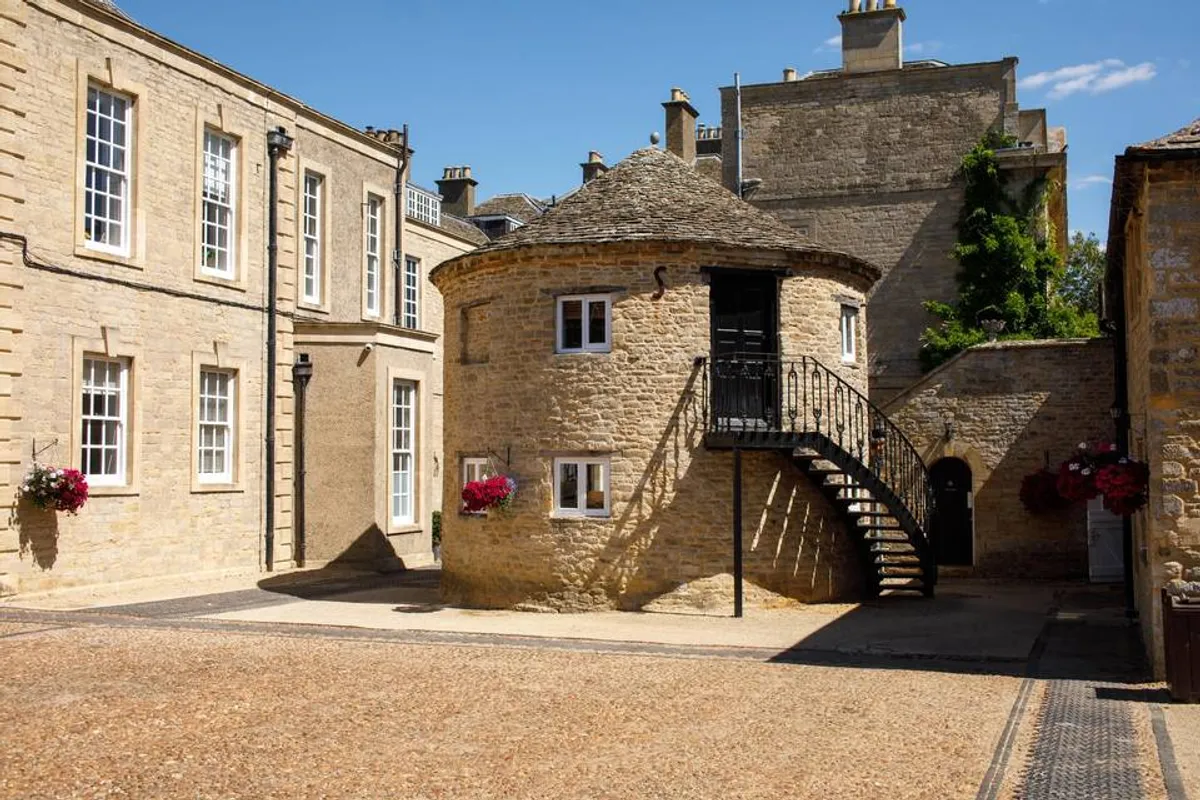 Cokethorpe Estate photo 1