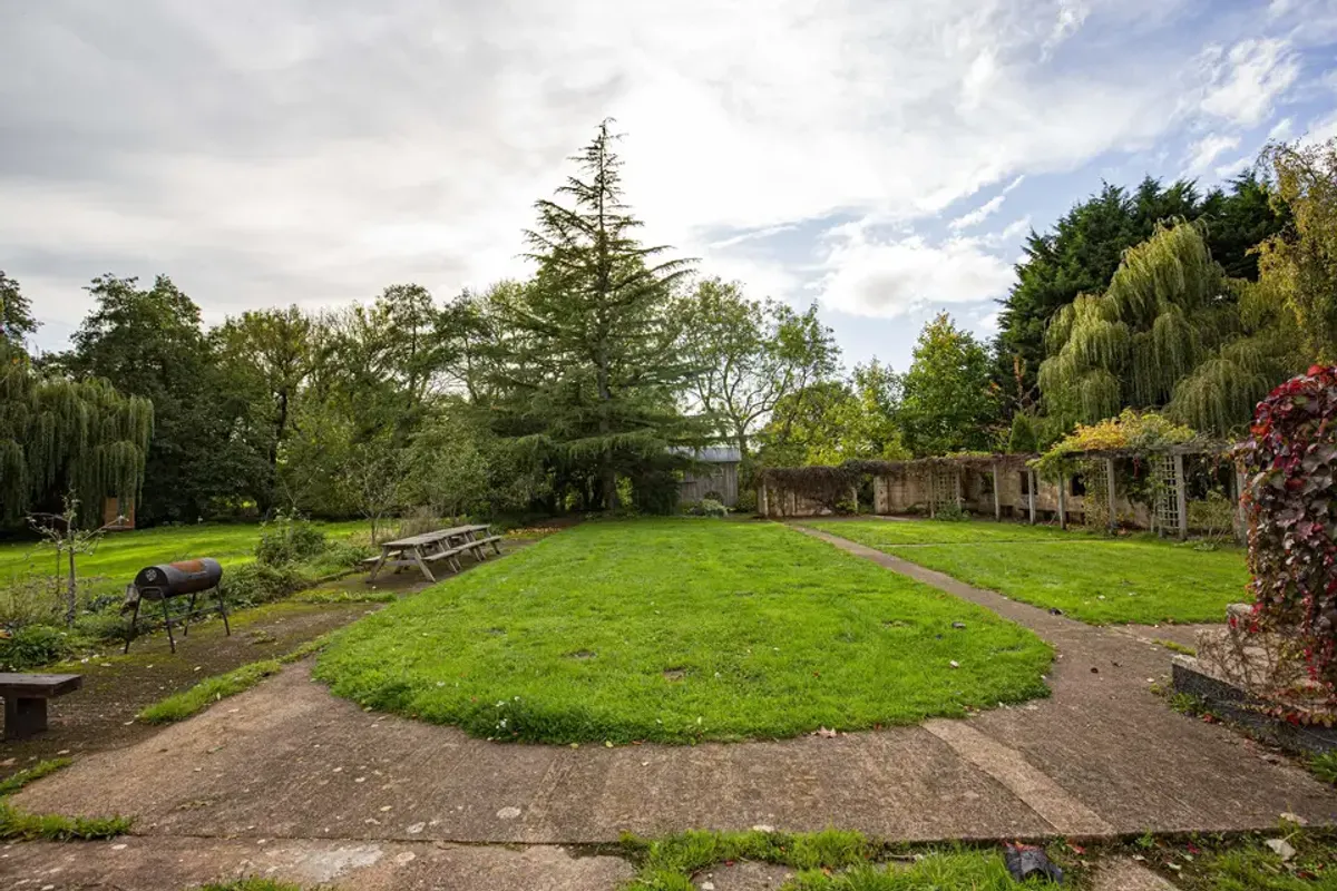 Selgars Estate photo 2