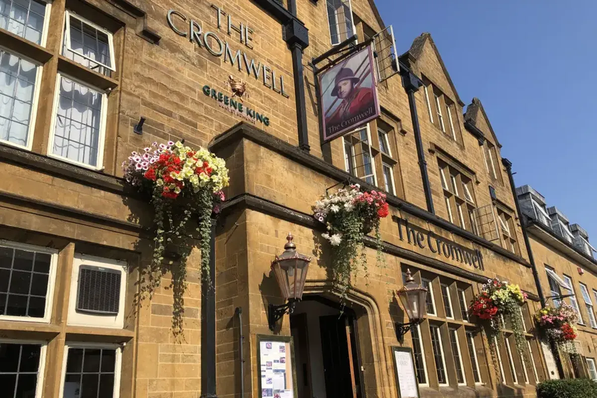 Cromwell Lodge Hotel, wedding venue in Oxfordshire, UK
