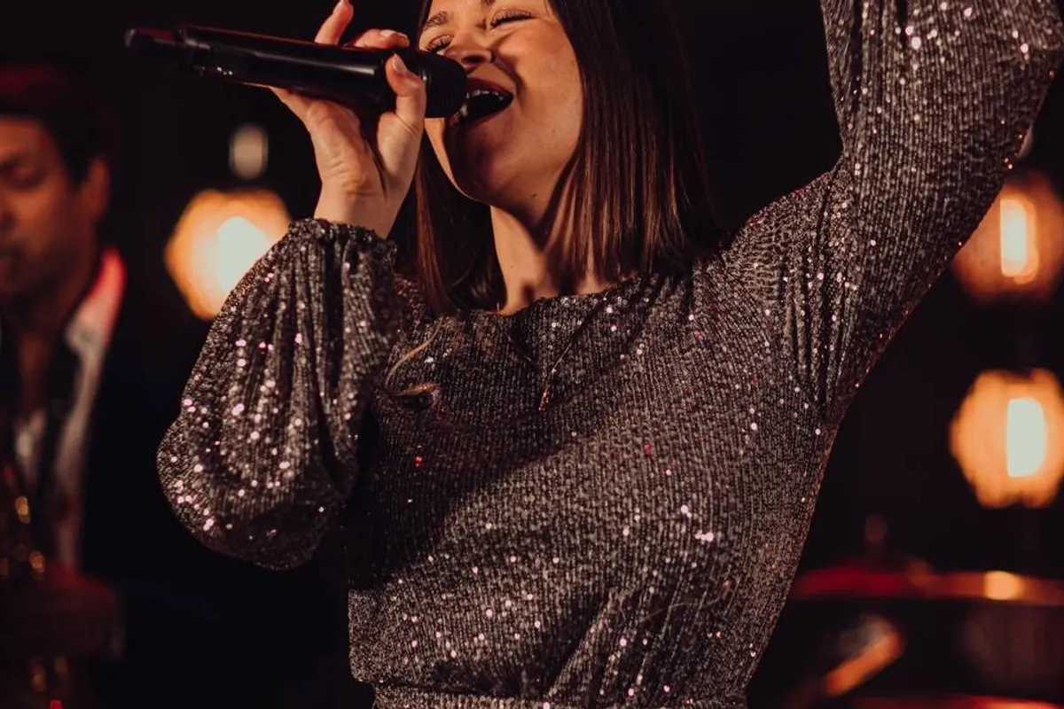 Lily Day-Scott Wedding Singer photo 6