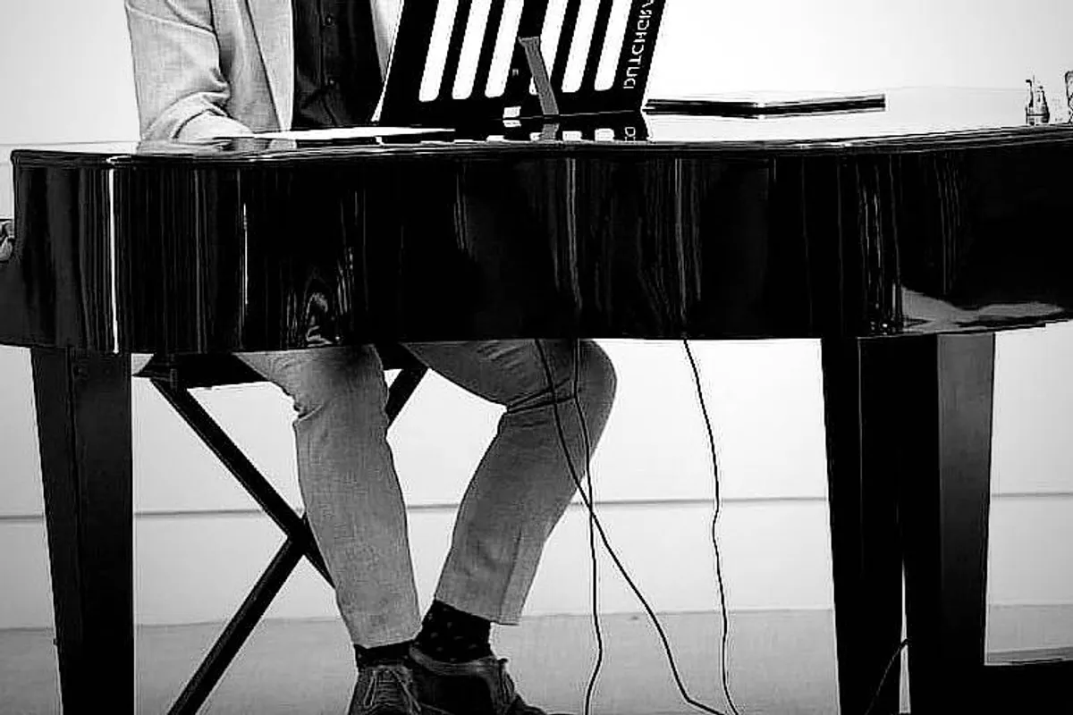 Robbie Roberts Wedding Pianist photo 9