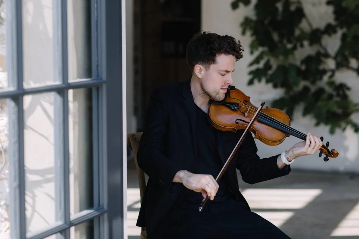 Joel Grainger (Live Looping Violinist) photo 1