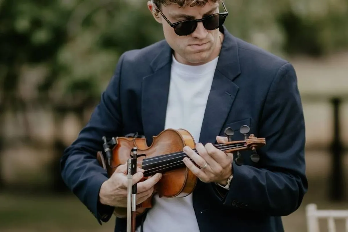 Joel Grainger (Live Looping Violinist) photo 2