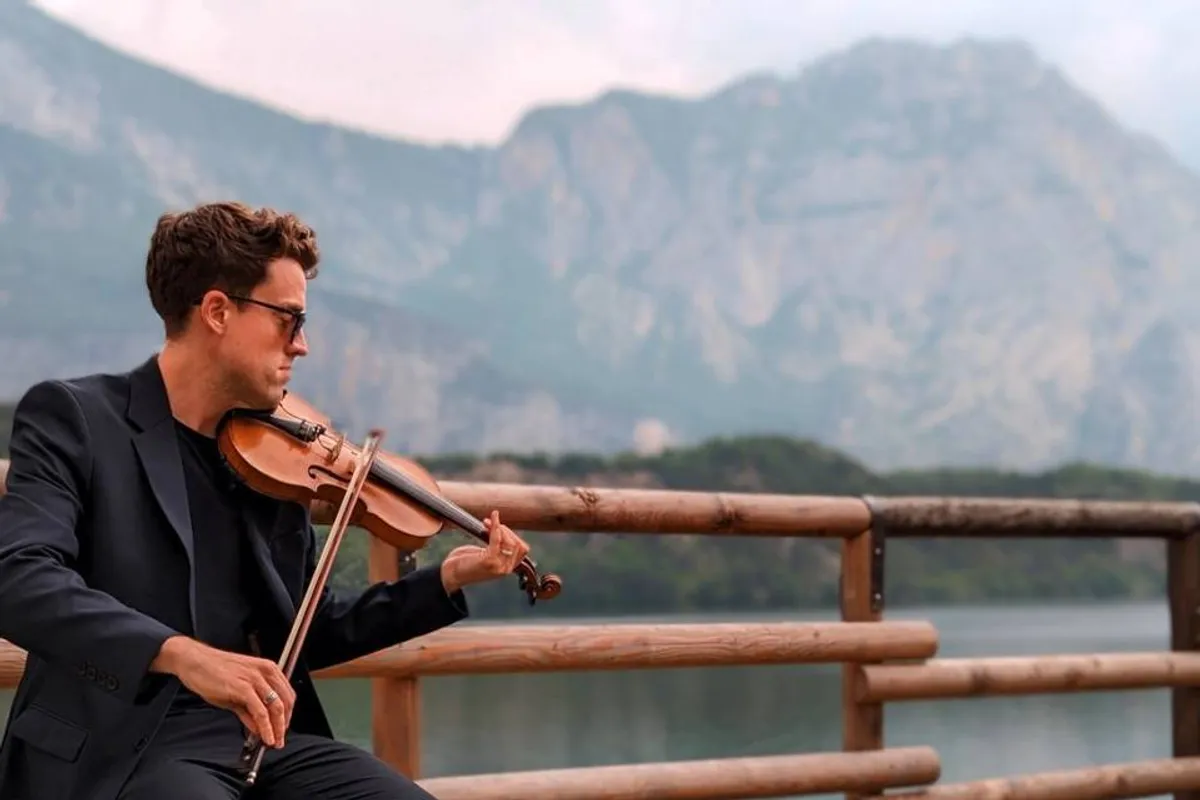 Joel Grainger (Live Looping Violinist) photo 9