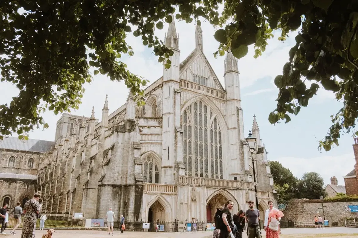 Winchester Cathedral, wedding venue in Hampshire, UK