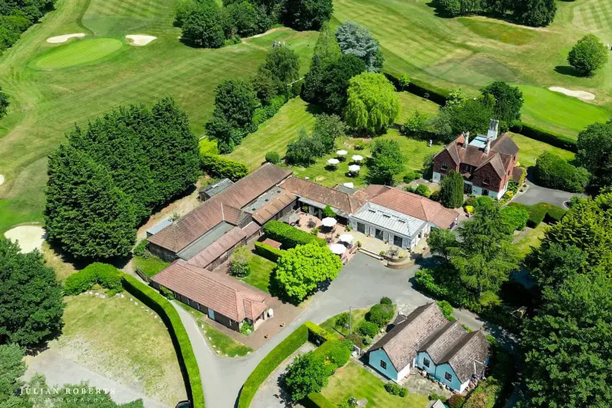 Oaks Farm, wedding venue in Surrey, UK