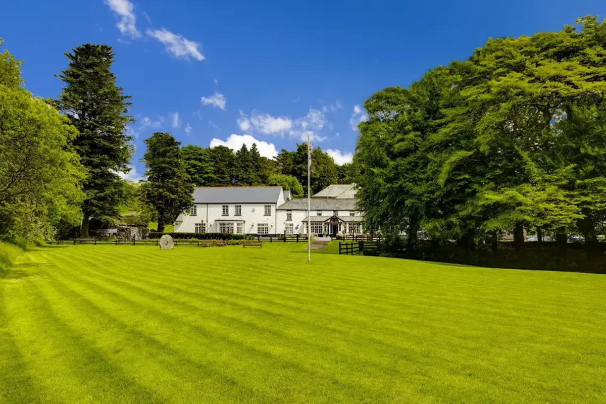The Two Bridges Hotel, wedding venue in Devon, UK