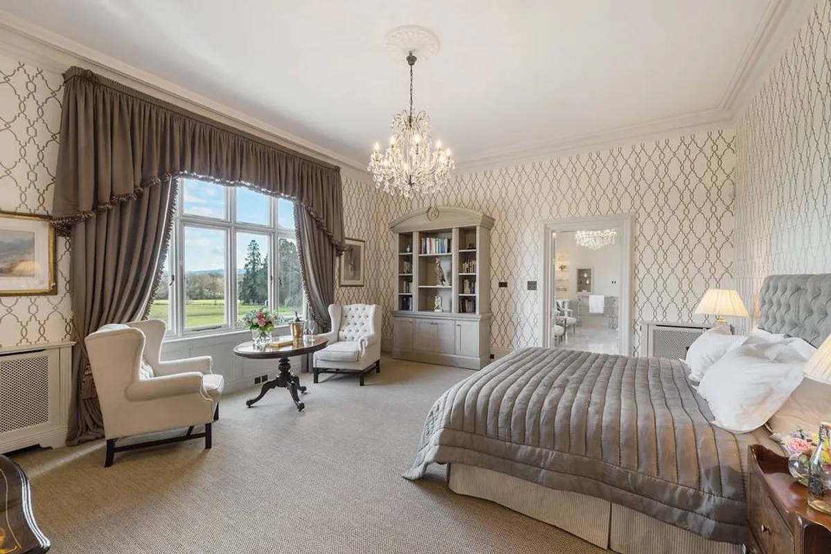 Cowdray House photo 5
