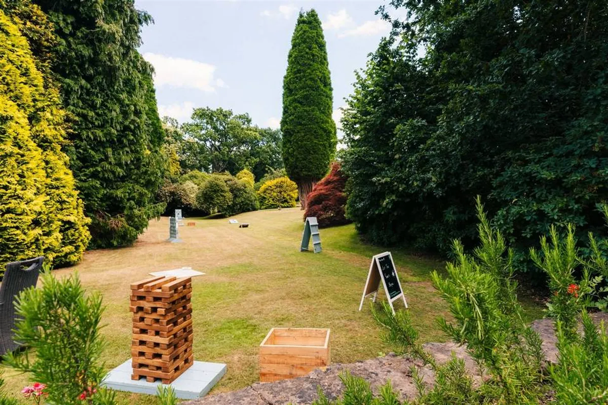 Woodborough Hall photo 5