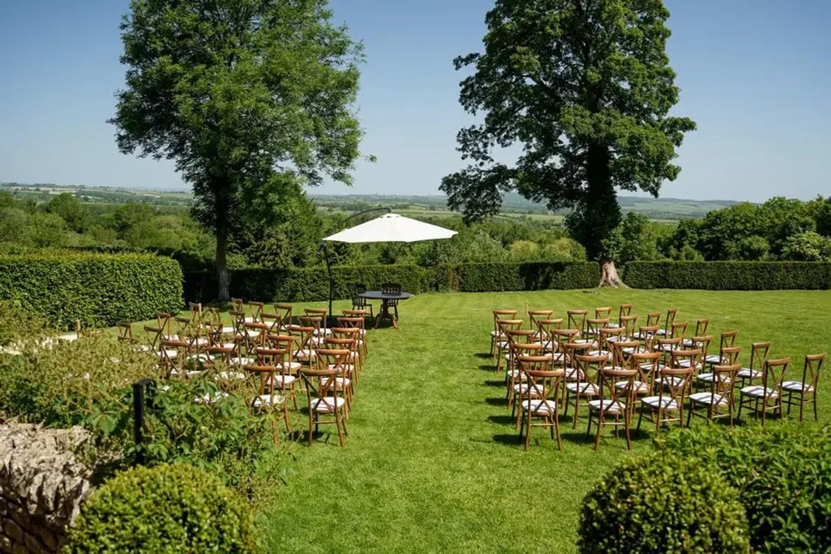 The Feathered Nest Inn, wedding venue in Oxfordshire, UK