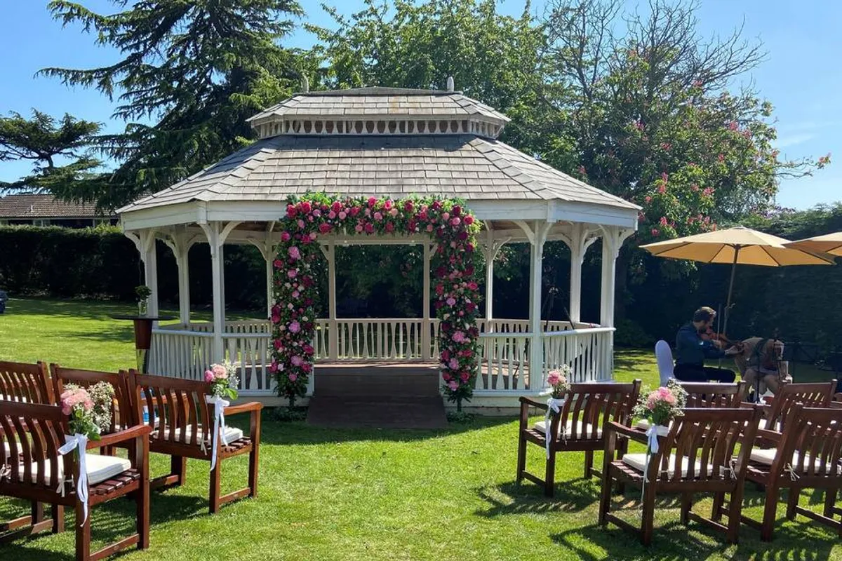 London Chigwell Prince Regent Hotel photo 2