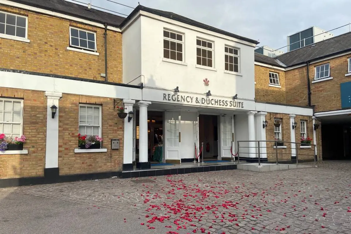 London Chigwell Prince Regent Hotel photo 1