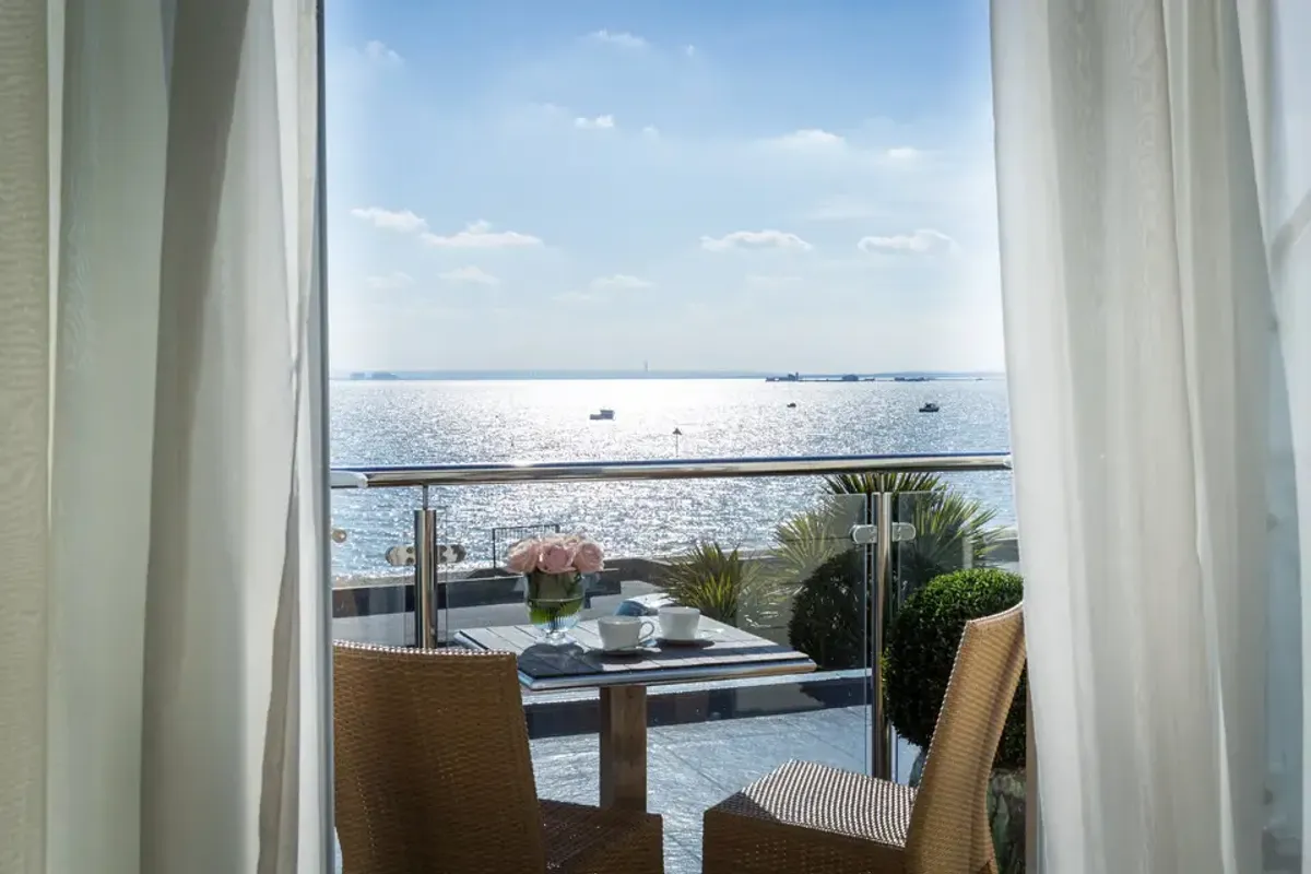 The Roslin Beach Hotel photo 2