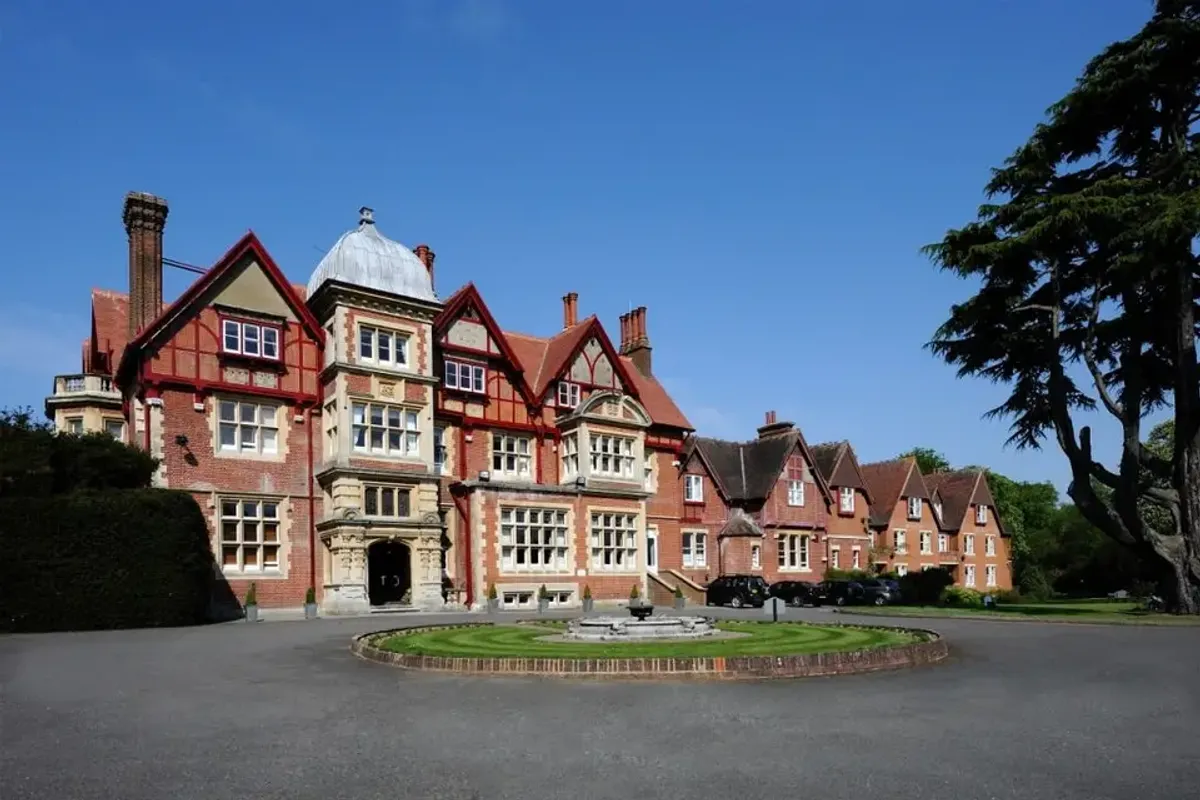Pendley Manor Hotel, wedding venue in Hertfordshire, UK