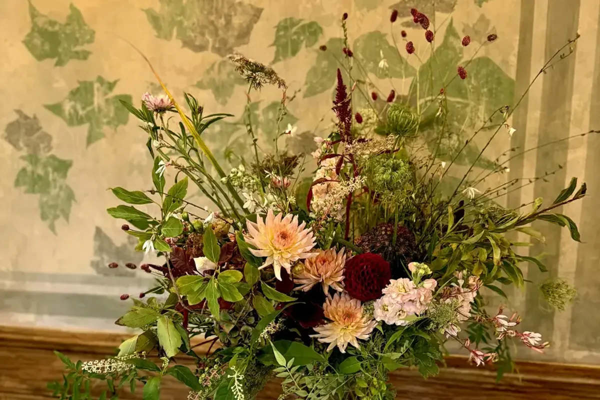 Floraphy — florists in Surrey, UK