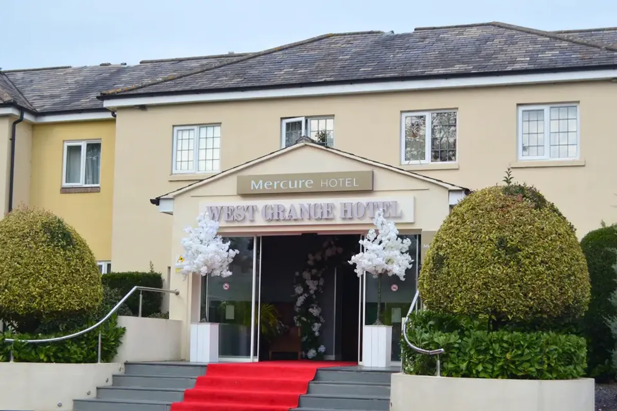 Mercure Newbury West Grange Hotel, wedding venue in Berkshire, UK