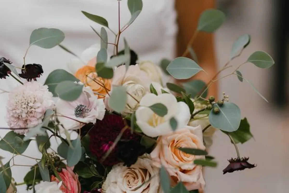 Bloomin L Florals photo 3