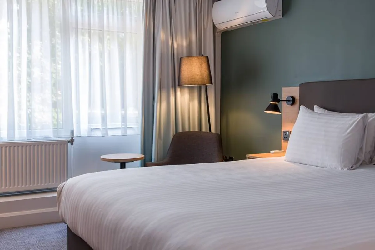Holiday Inn Newport photo 4