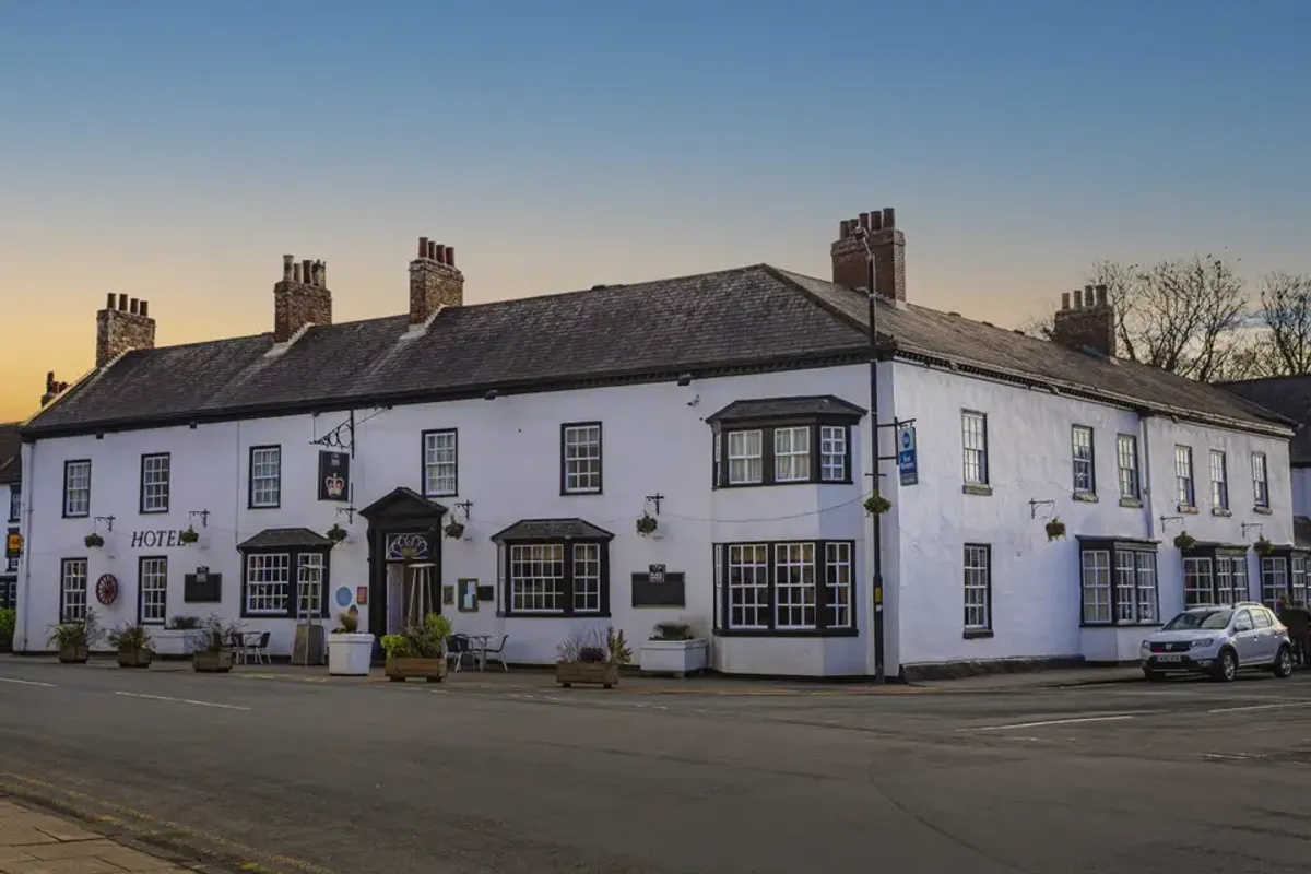 Crown Hotel Boroughbridge photo 1