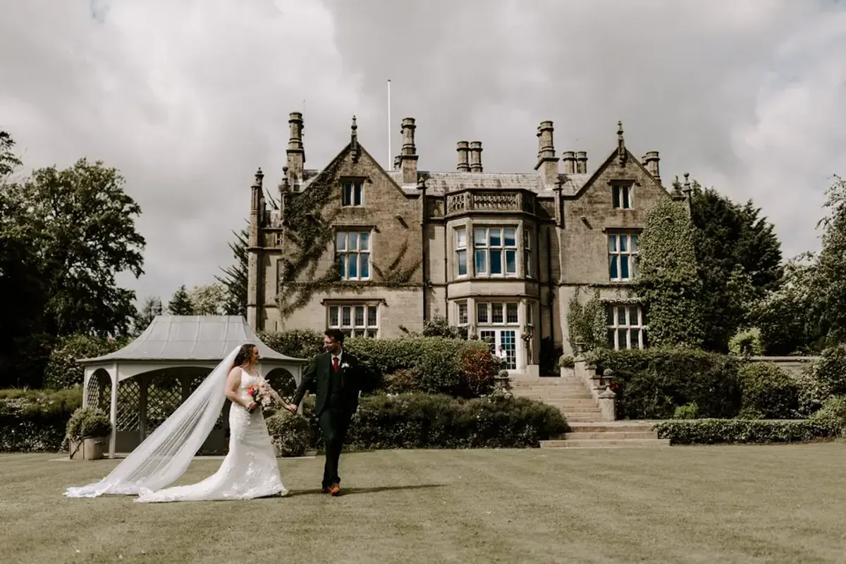 Falcon Manor photo 4