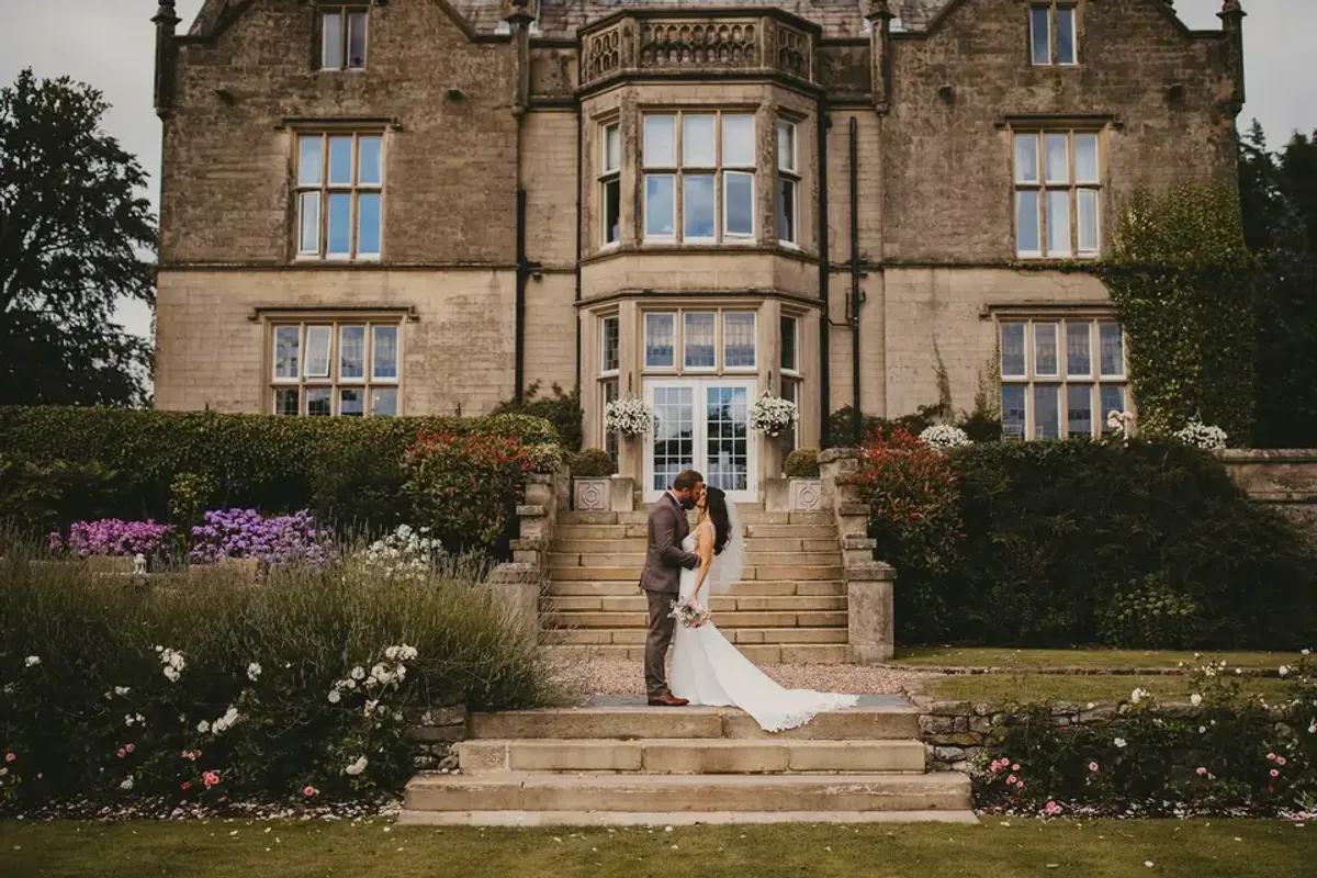 Falcon Manor photo 9