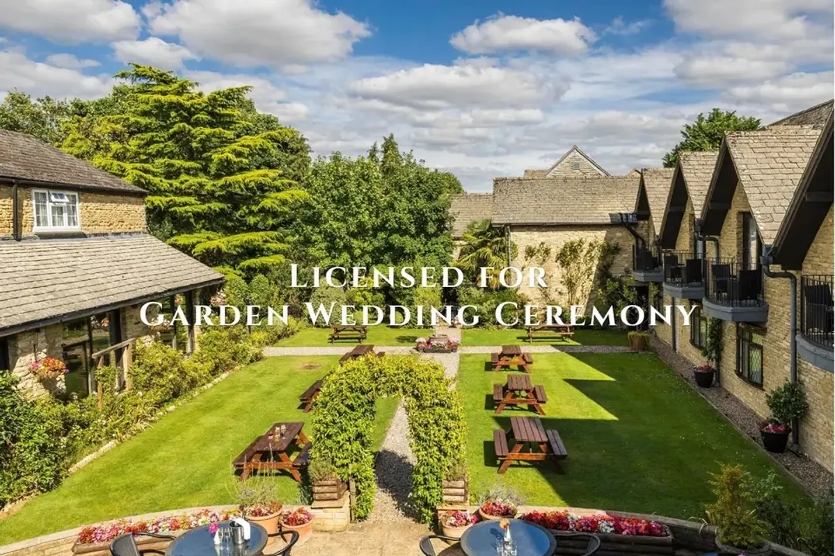 The Holt Hotel, wedding venue in Oxfordshire, UK