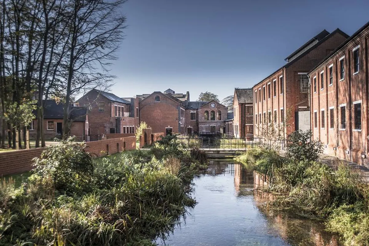 Bombay Sapphire Distillery photo 6