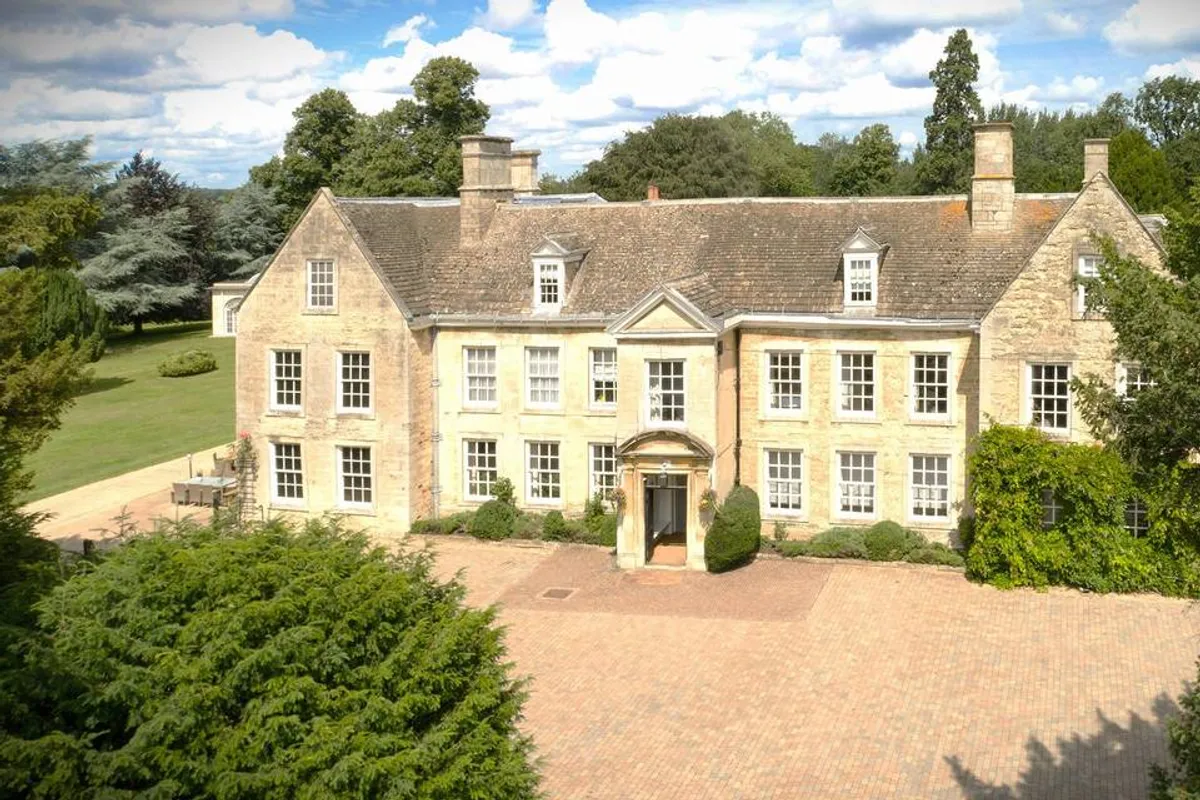 Barton Hall photo 10