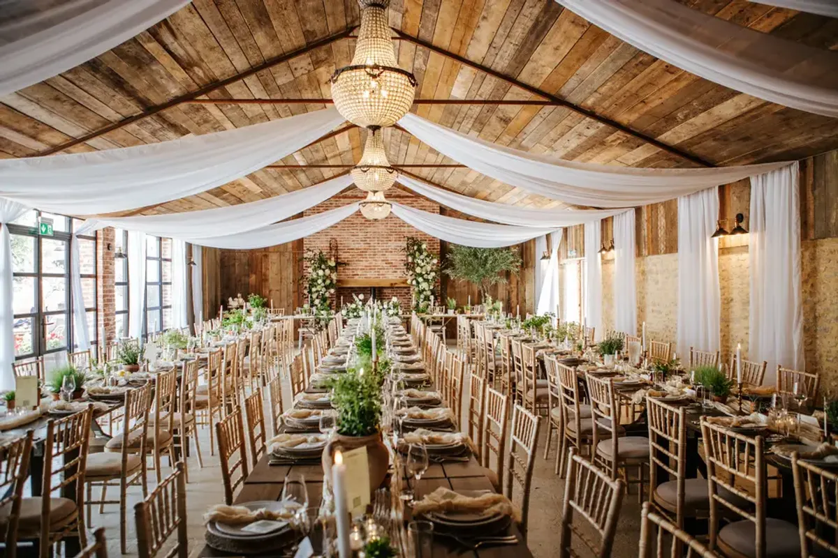 Stratton Court Barn, wedding venue in Oxfordshire, UK