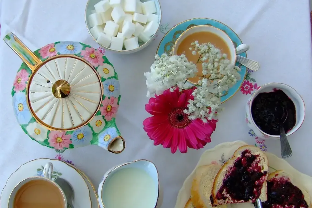 Lily and Rose Vintage China Hire — decor, lighting & styling in Nottinghamshire, UK