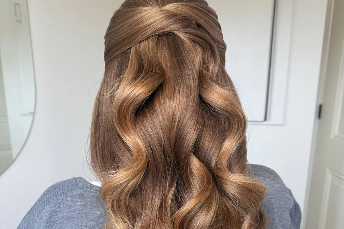 Holly Hair photo 9